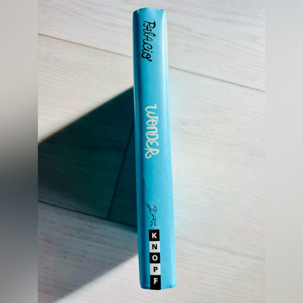 Book: Wonder by R J Palacio - Picture 2 of 3